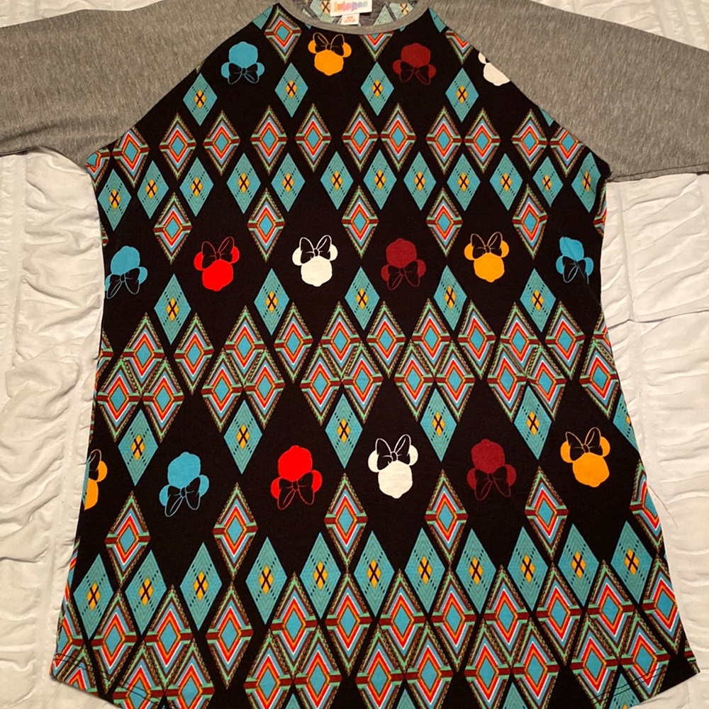 NWT Disney Edition Minnie Mouse Graphic Randy Tshirt by LuLaRoe